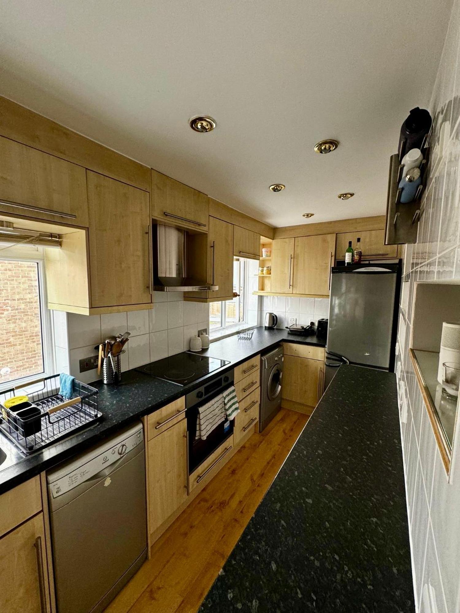 Amazing En-Suite Apartment In Finchley Central 런던 외부 사진