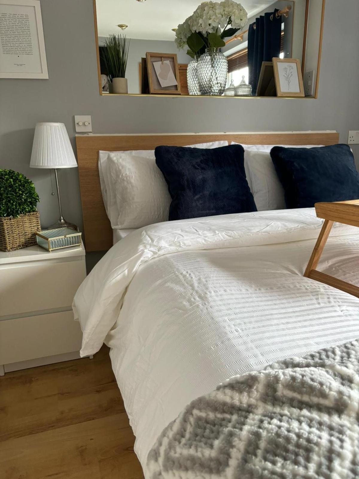 Amazing En-Suite Apartment In Finchley Central 런던 외부 사진