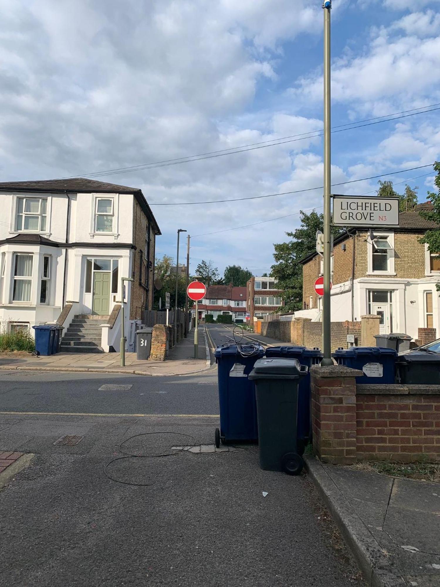 Amazing En-Suite Apartment In Finchley Central 런던 외부 사진