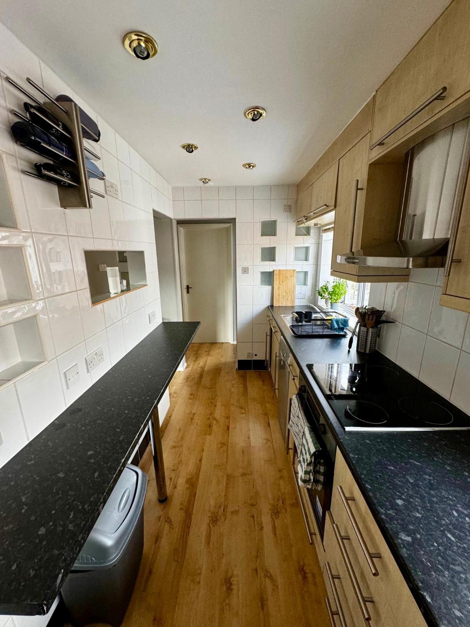 Amazing En-Suite Apartment In Finchley Central 런던 외부 사진