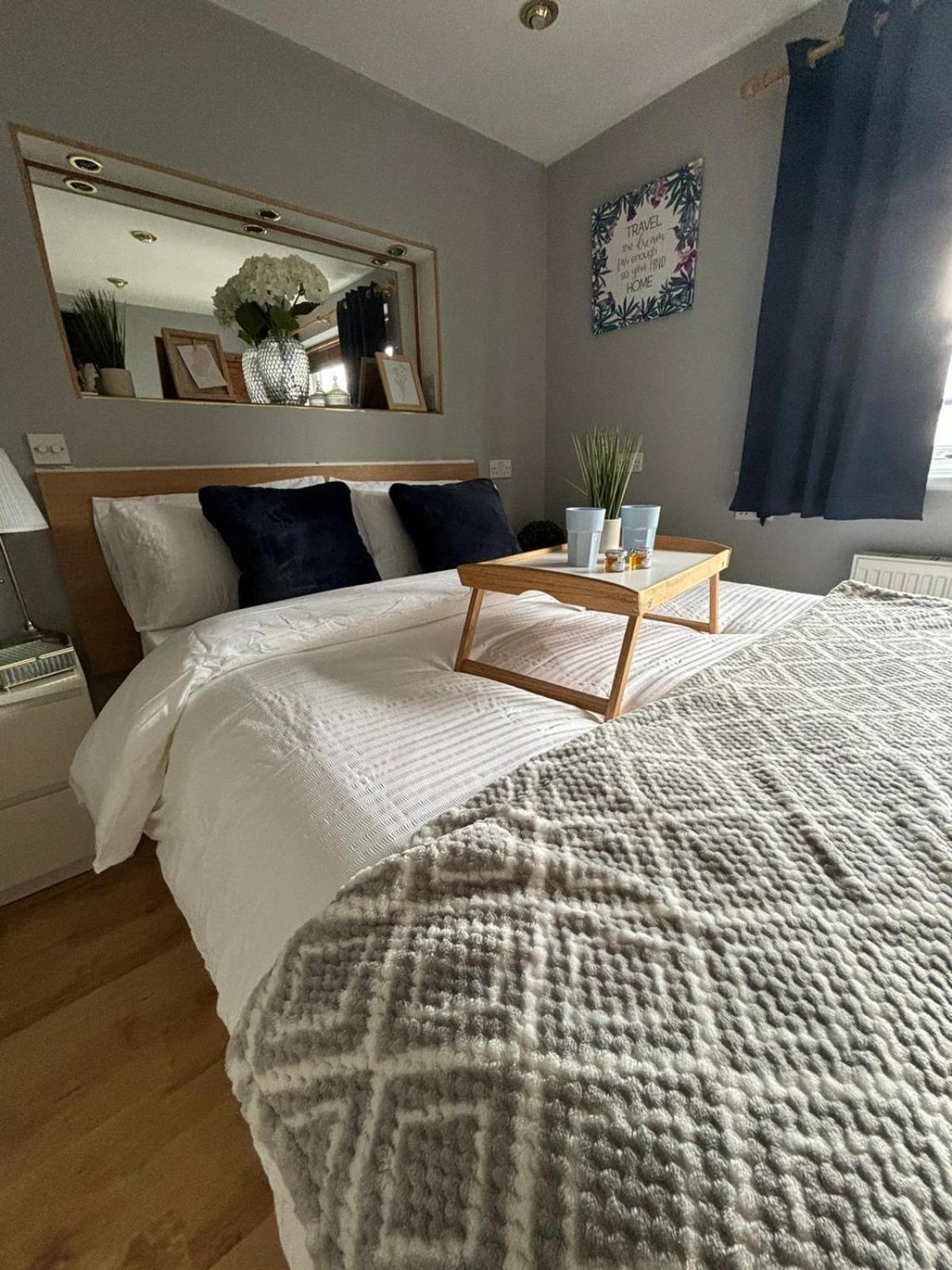 Amazing En-Suite Apartment In Finchley Central 런던 외부 사진